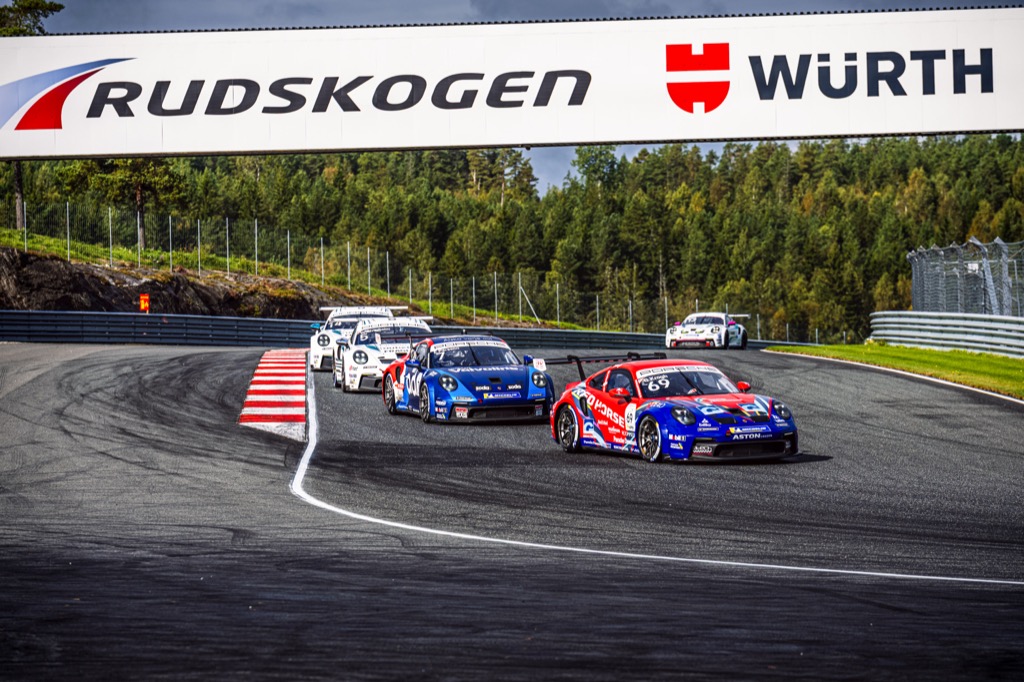 Gustav Krogh tilbage på Carrera Cup-podiet i Norge. 
(Foto:  Porsche Carrera Cup Scandinavia)
